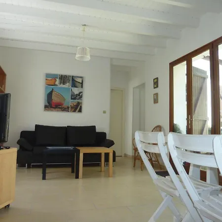 Maison Centre بيت للعطل *